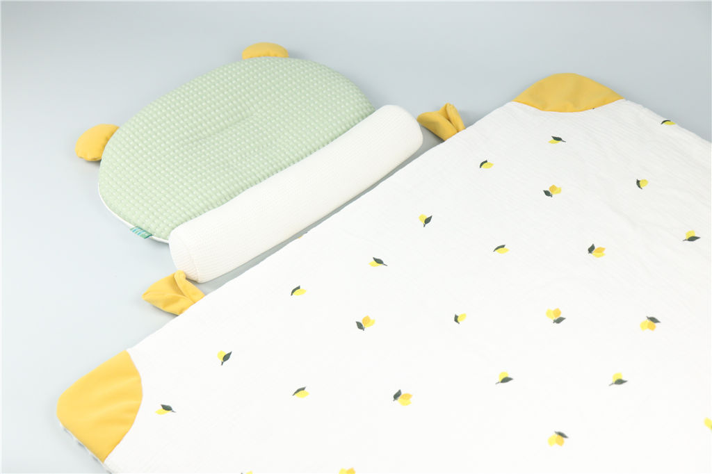 Quilts, blankets and swaddles
