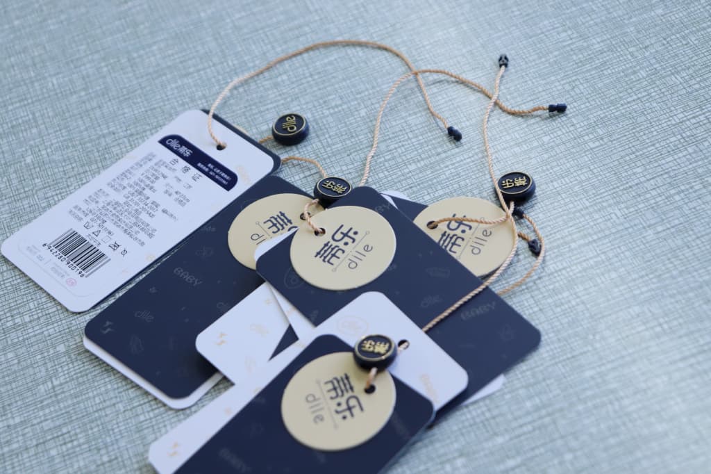 hang tag and string