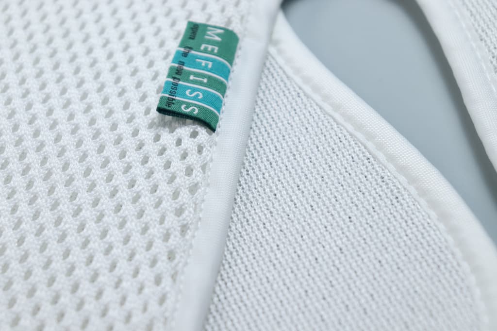 Breathable One-Piece Mesh Design