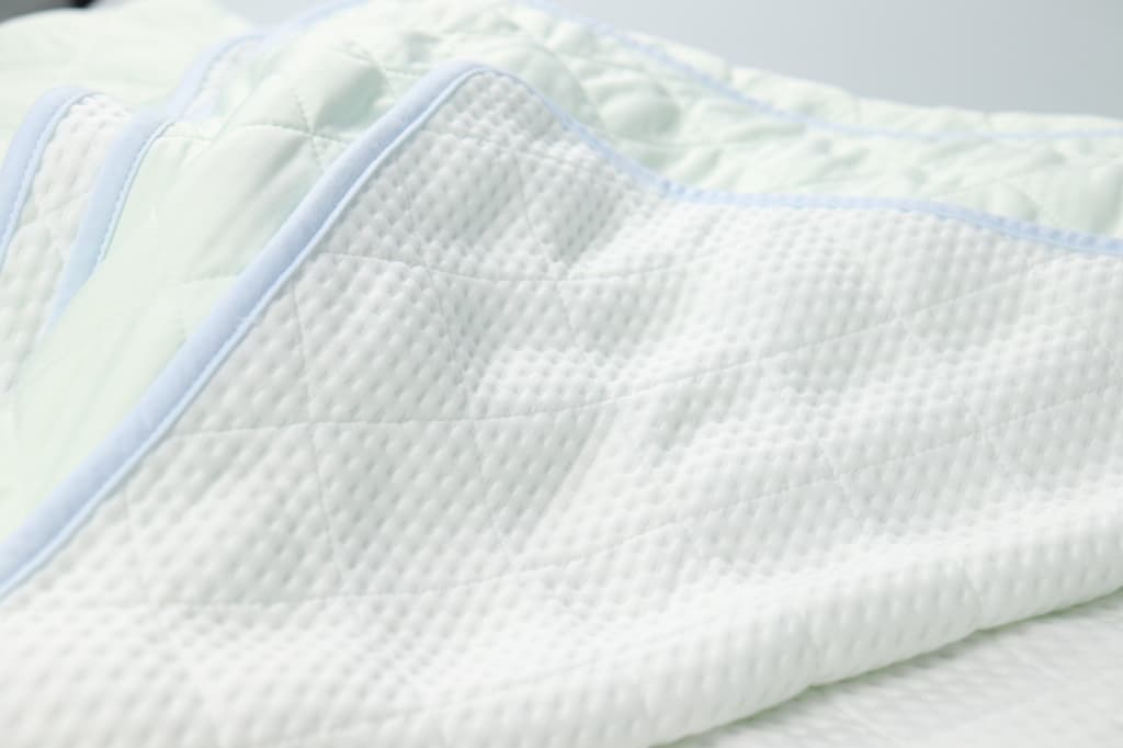Thin Micro-Weight Quilted Construction